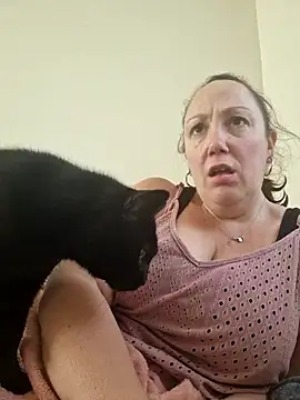 Snapshot of Wisie_Cutie chatting on 03.17.25 Wisie Cutie online show from 03.17.25