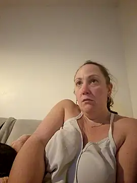 Snapshot of Wisie_Cutie chatting on 03.17.25 Wisie Cutie online show from 03.17.25