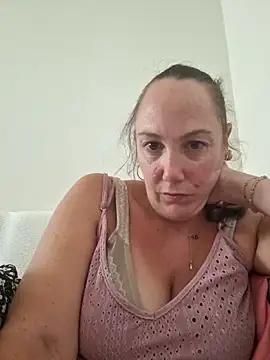 Snapshot of Wisie_Cutie chatting on 09.08.25 Wisie Cutie online show from 09.08.25