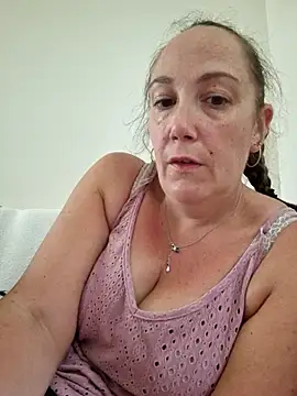 Snapshot of Wisie_Cutie chatting on 09.11.25 Wisie Cutie online show from 09.11.25