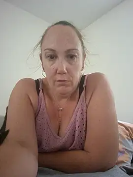 Snapshot of Wisie_Cutie chatting on 09.23.25 Wisie Cutie online show from 09.23.25