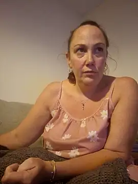 Snapshot of Wisie_Cutie chatting on 09.26.25 Wisie Cutie online show from 09.26.25