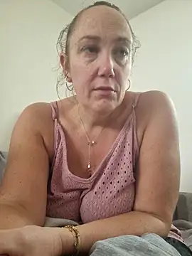 Snapshot of Wisie_Cutie chatting on 10.04.25 Wisie Cutie online show from 10.04.25