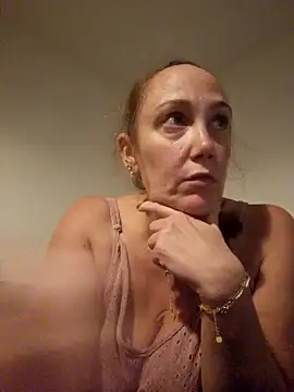 Snapshot of Wisie_Cutie chatting on 10.11.25 Wisie Cutie online show from 10.11.25