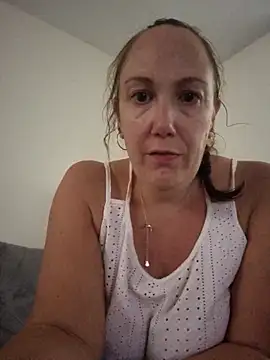 Snapshot of Wisie_Cutie chatting on 10.12.25 Wisie Cutie online show from 10.12.25