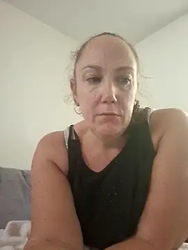 Snapshot of Wisie_Cutie chatting on 10.14.25 Wisie Cutie online show from 10.14.25