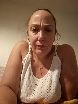 Snapshot of Wisie_Cutie chatting on 11.02.25 Wisie Cutie online show from 11.02.25