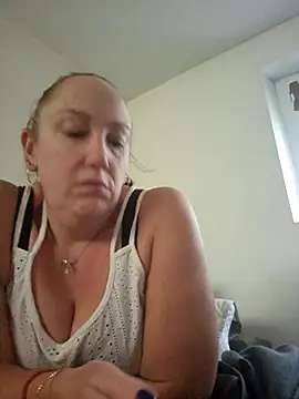 Snapshot of Wisie_Cutie chatting on 11.03.25 Wisie Cutie online show from 11.03.25