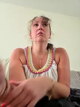 Wisie Cutie online show from 04.15.26