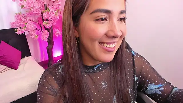 KAROLIVONNE online show from 04.21.26