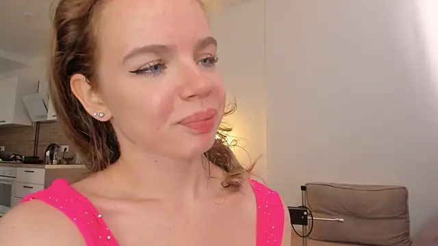 Snapshot of lit_asella chatting on 10.04.25 lit asella online show from 10.04.25