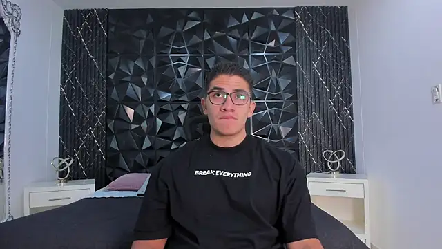 Snapshot of JeffDaltton chatting on 10.10.25 JeffDaltton online show from 10.10.25