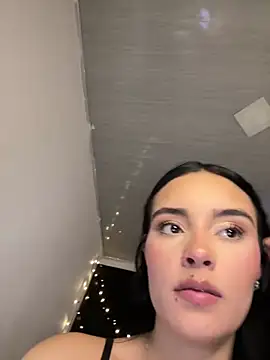 Snapshot of salome_polaniiee chatting on 12.27.24 salome polaniiee online show from 12.27.24