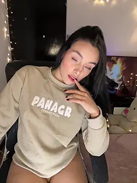 Snapshot of salome_polaniiee chatting on 02.06.25 salome polaniiee online show from 02.06.25