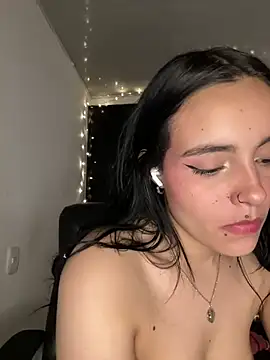 Snapshot of salome_polaniiee chatting on 02.19.25 salome polaniiee online show from 02.19.25