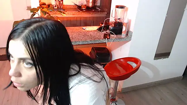 i am nina  online show from 12.07.24