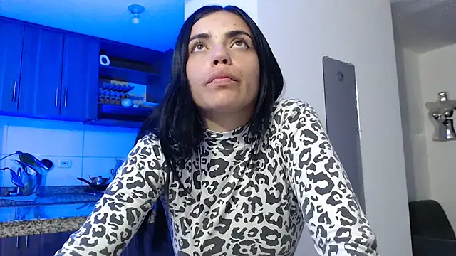 i am nina  online show from 12.10.24