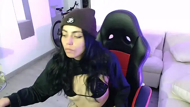 i am nina  online show from 01.18.25