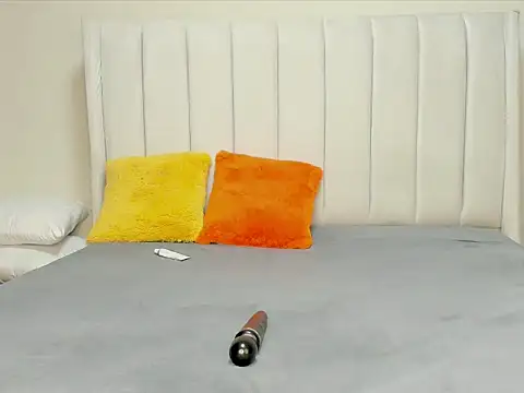 Snapshot of _heavenlysent chatting on 09.25.25 heavenlysent online show from 09.25.25