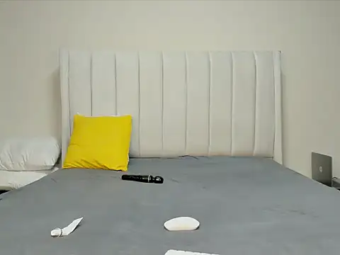 Snapshot of _heavenlysent chatting on 10.10.25 heavenlysent online show from 10.10.25