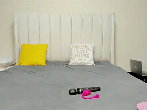 Snapshot of _heavenlysent chatting on 10.13.25 heavenlysent online show from 10.13.25