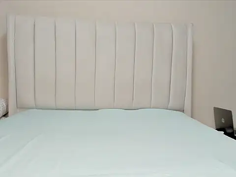 Snapshot of _heavenlysent chatting on 10.25.25 heavenlysent online show from 10.25.25