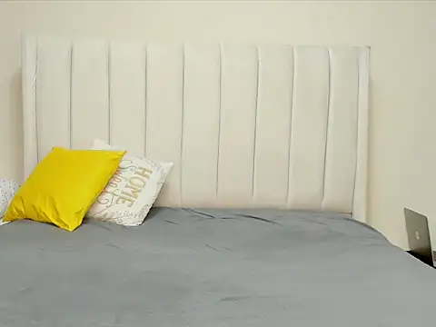 Snapshot of _heavenlysent chatting on 11.03.25 heavenlysent online show from 11.03.25