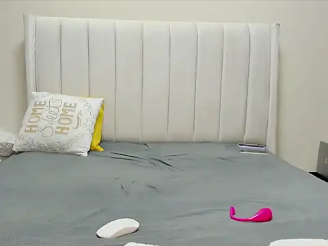 Snapshot of _heavenlysent chatting on 11.05.25 heavenlysent online show from 11.05.25