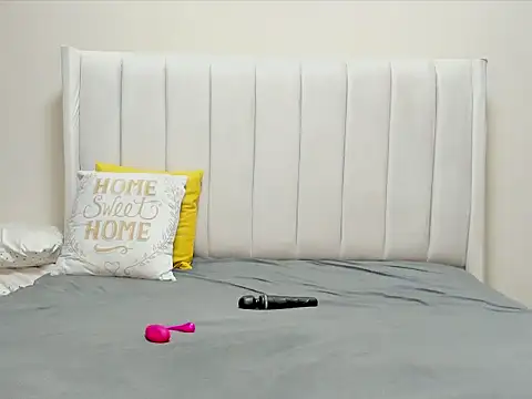 Snapshot of _heavenlysent chatting on 11.07.25 heavenlysent online show from 11.07.25