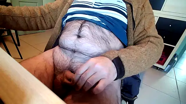 Snapshot of Dan3106x chatting on 12.23.24 Dan3106x online show from 12.23.24