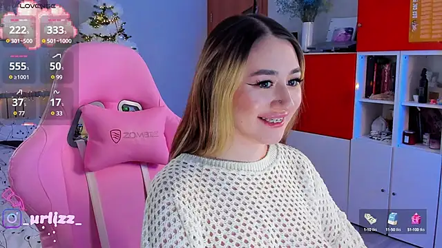 Snapshot of Fiona-Love chatting on 12.24.24 Fiona-Love online show from 12.24.24