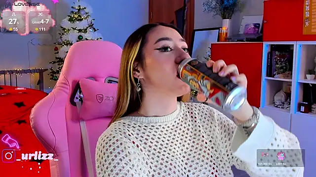 Snapshot of Fiona-Love chatting on 01.11.25 Fiona-Love online show from 01.11.25