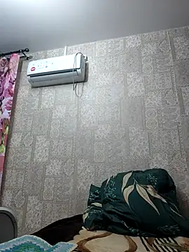 Snapshot of EffectFiona chatting on 10.26.25 EffectFiona online show from 10.26.25