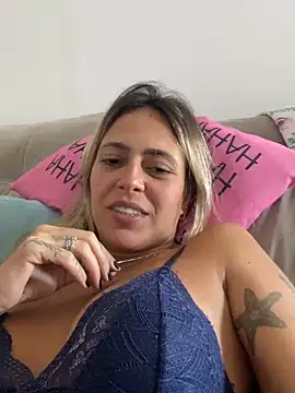 Snapshot of Gipoltergeist chatting on 12.11.24 Gipoltergeist online show from 12.11.24