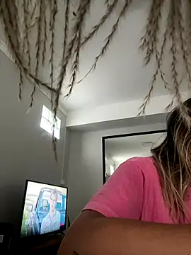 Snapshot of Gipoltergeist chatting on 09.17.25 Gipoltergeist online show from 09.17.25