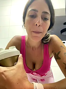 Snapshot of Gipoltergeist chatting on 09.30.25 Gipoltergeist online show from 09.30.25