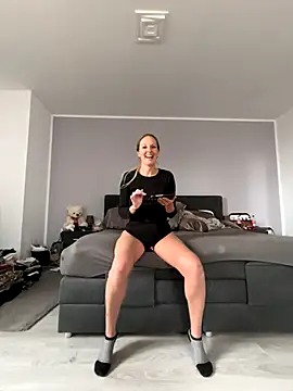 MaviePearl online show from 10.04.25