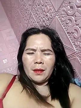 Snapshot of Cutehornywetmom chatting on 03.03.25 Cutehornywetmom online show from 03.03.25