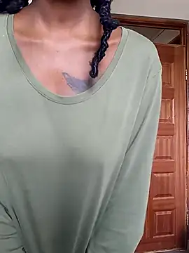 Prettybecs online show from 03.11.25