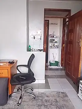 Snapshot of Prettybecs chatting on 11.29.25 Prettybecs online show from 11.29.25