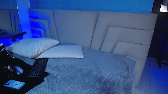 Miss Loise online show from 10.11.25