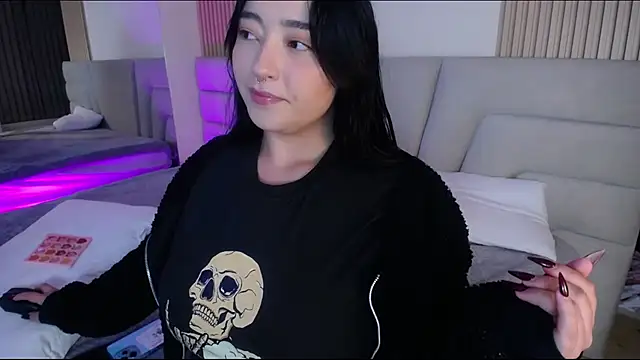 Miss Loise online show from 11.24.25