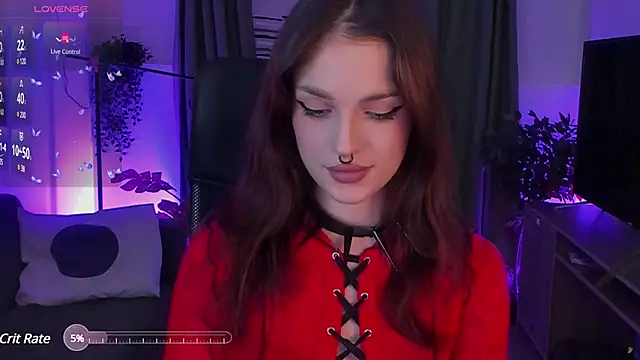 Snapshot of BratzieDarsie chatting on 12.13.24 BratzieDarsie online show from 12.13.24