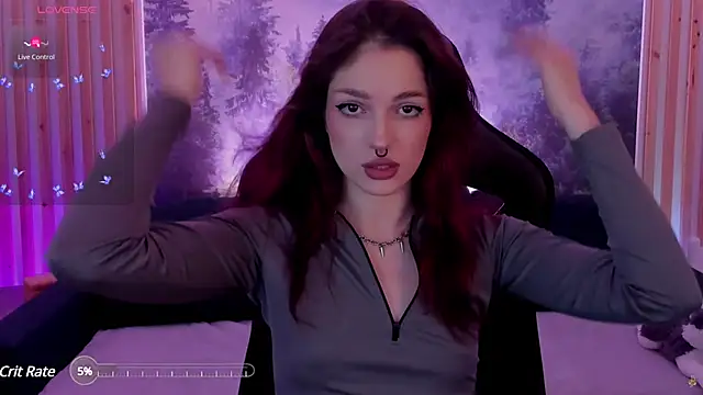 Snapshot of BratzieDarsie chatting on 12.14.24 BratzieDarsie online show from 12.14.24