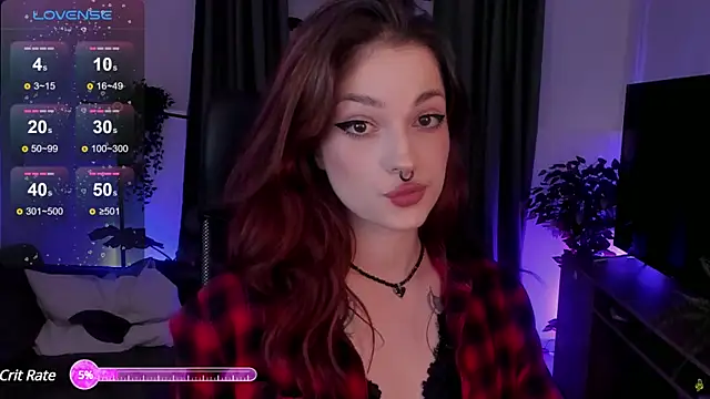 Snapshot of BratzieDarsie chatting on 12.26.24 BratzieDarsie online show from 12.26.24