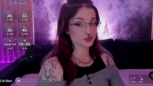 Snapshot of BratzieDarsie chatting on 01.07.25 BratzieDarsie online show from 01.07.25