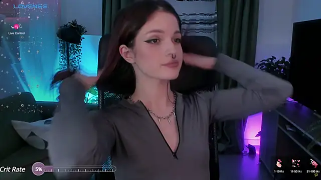 Snapshot of BratzieDarsie chatting on 01.09.25 BratzieDarsie online show from 01.09.25