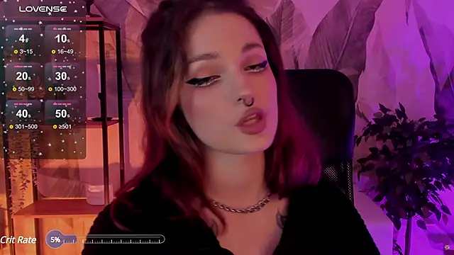 Snapshot of BratzieDarsie chatting on 02.10.25 BratzieDarsie online show from 02.10.25