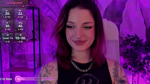 Snapshot of BratzieDarsie chatting on 02.11.25 BratzieDarsie online show from 02.11.25