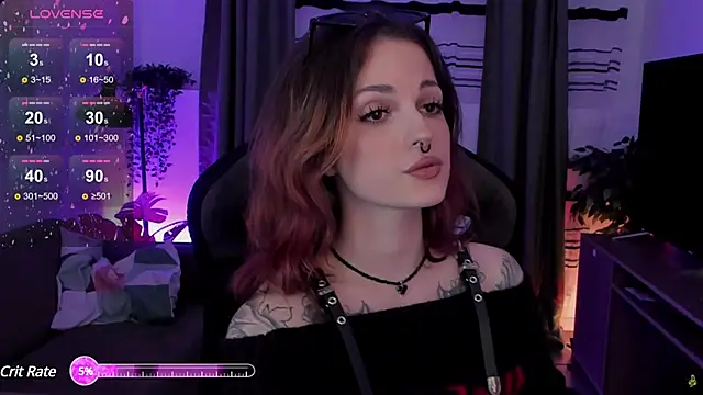 Snapshot of BratzieDarsie chatting on 02.26.25 BratzieDarsie online show from 02.26.25